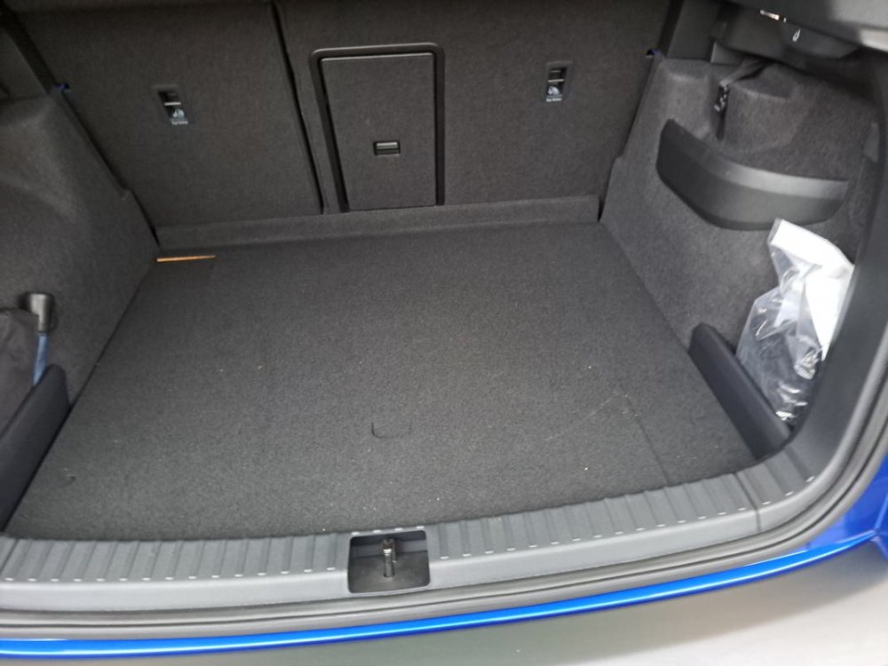 Skoda Boot_1LoRes.JPG