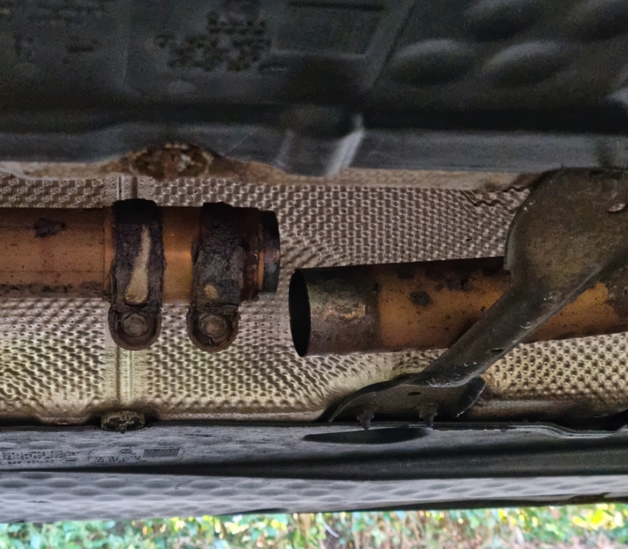 Rattle when accelerating/over bumps.. exhaust mounts? Skoda Octavia