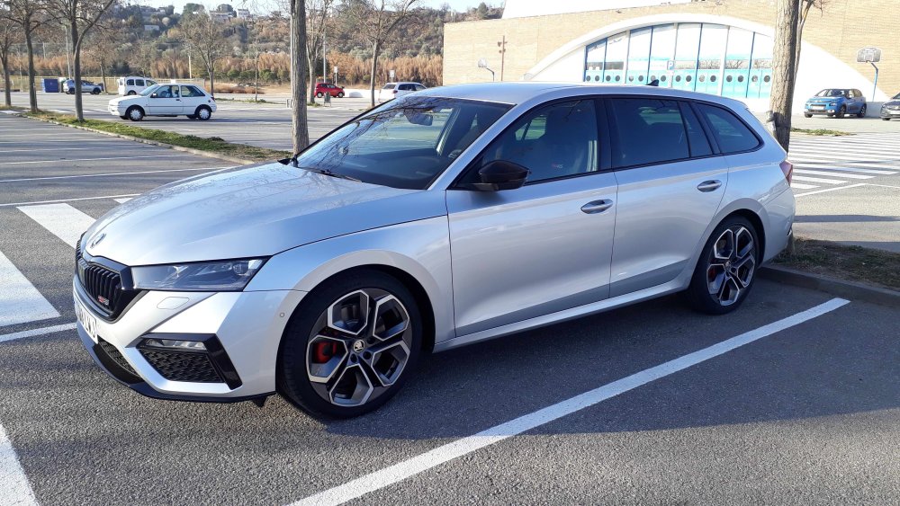 SKODA OCTAVIA COMBI RS 3.jpg