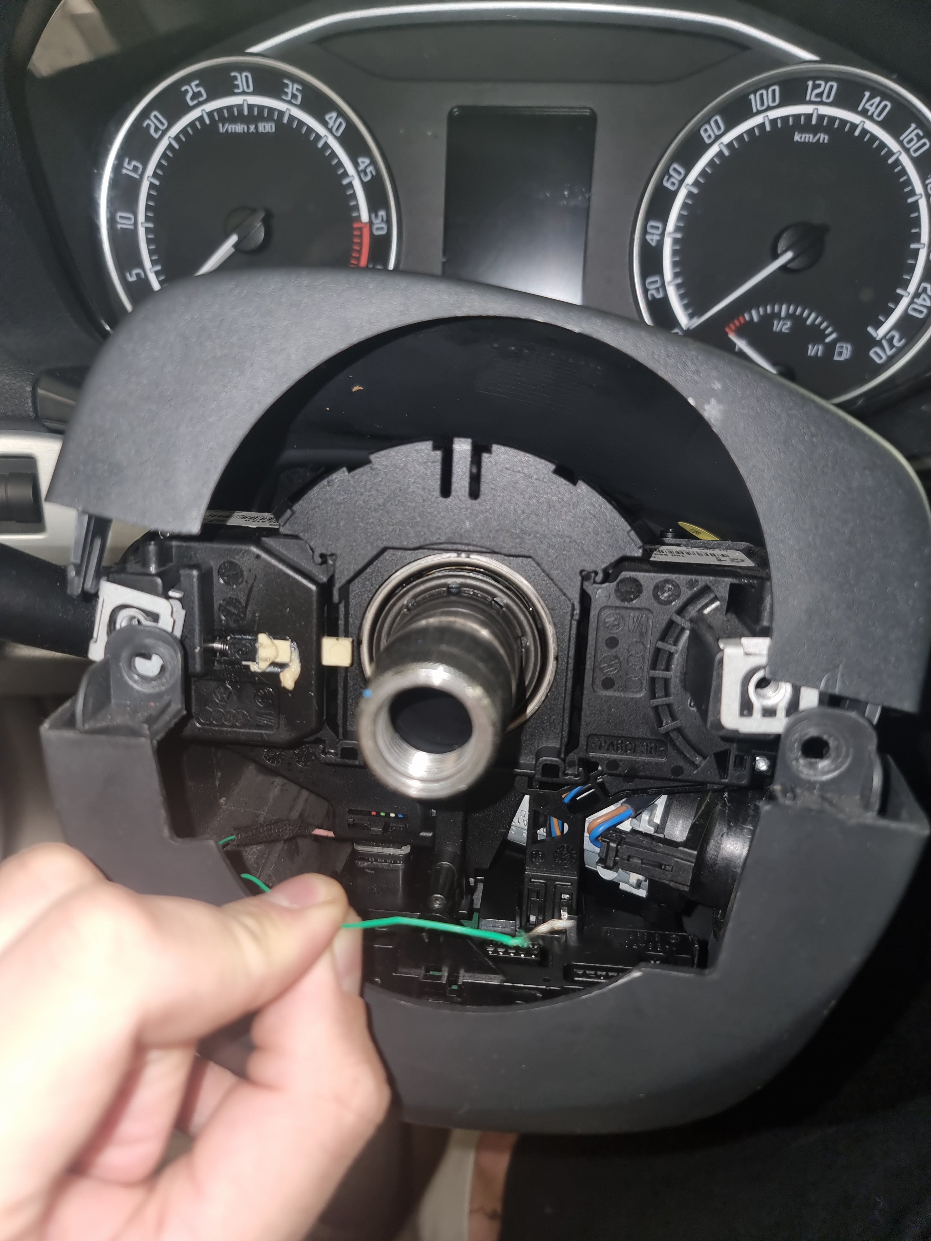 Steering wheel column wire - Skoda Octavia Mk2 (2004 - 2013) - BRISKODA