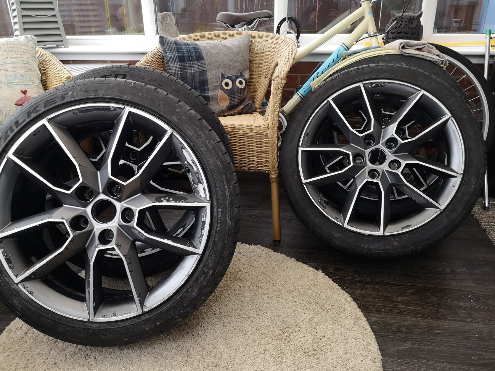 Diamond cut alloy wheel refurbish..