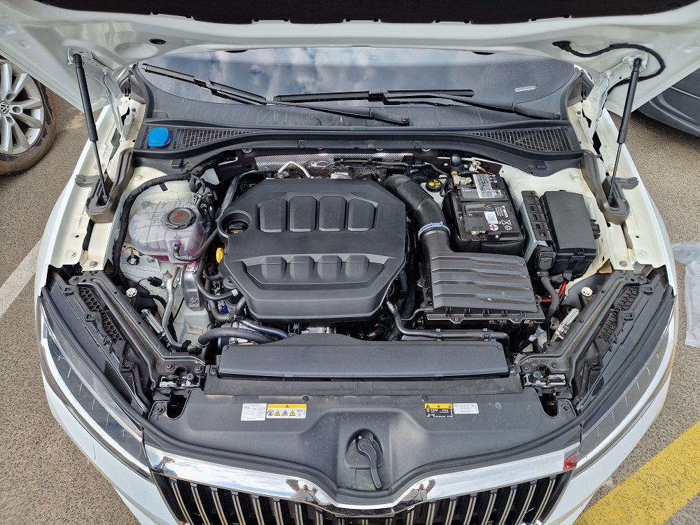 20230424_EngineCover_06Q-103-925-L_03_25p.jpg.c4cf07eb9e06f660683af4df8622cf9c.jpg