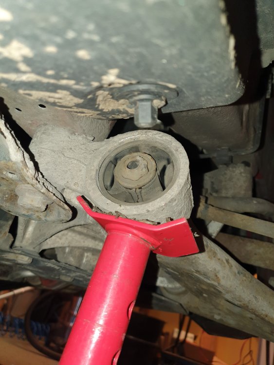 fabia bushing.jpg