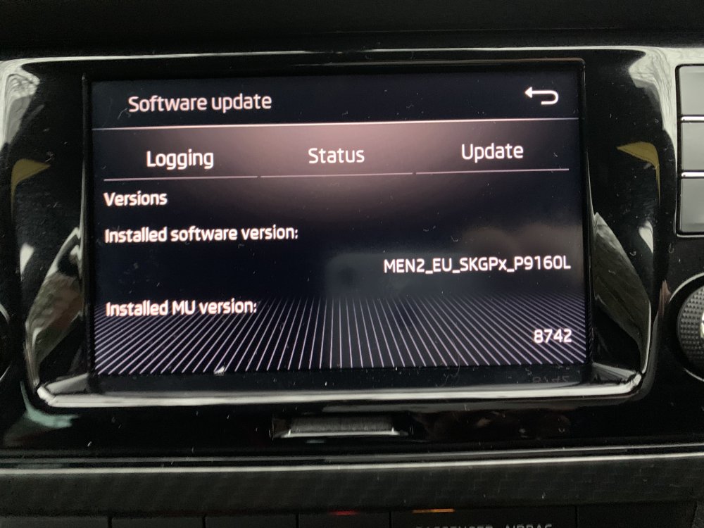 Apple CarPlay Audio, Electronics and Security BRISKODA