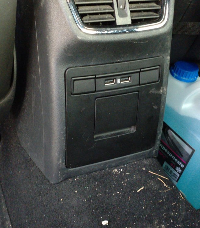 Ocu2014-rearUSB.jpg