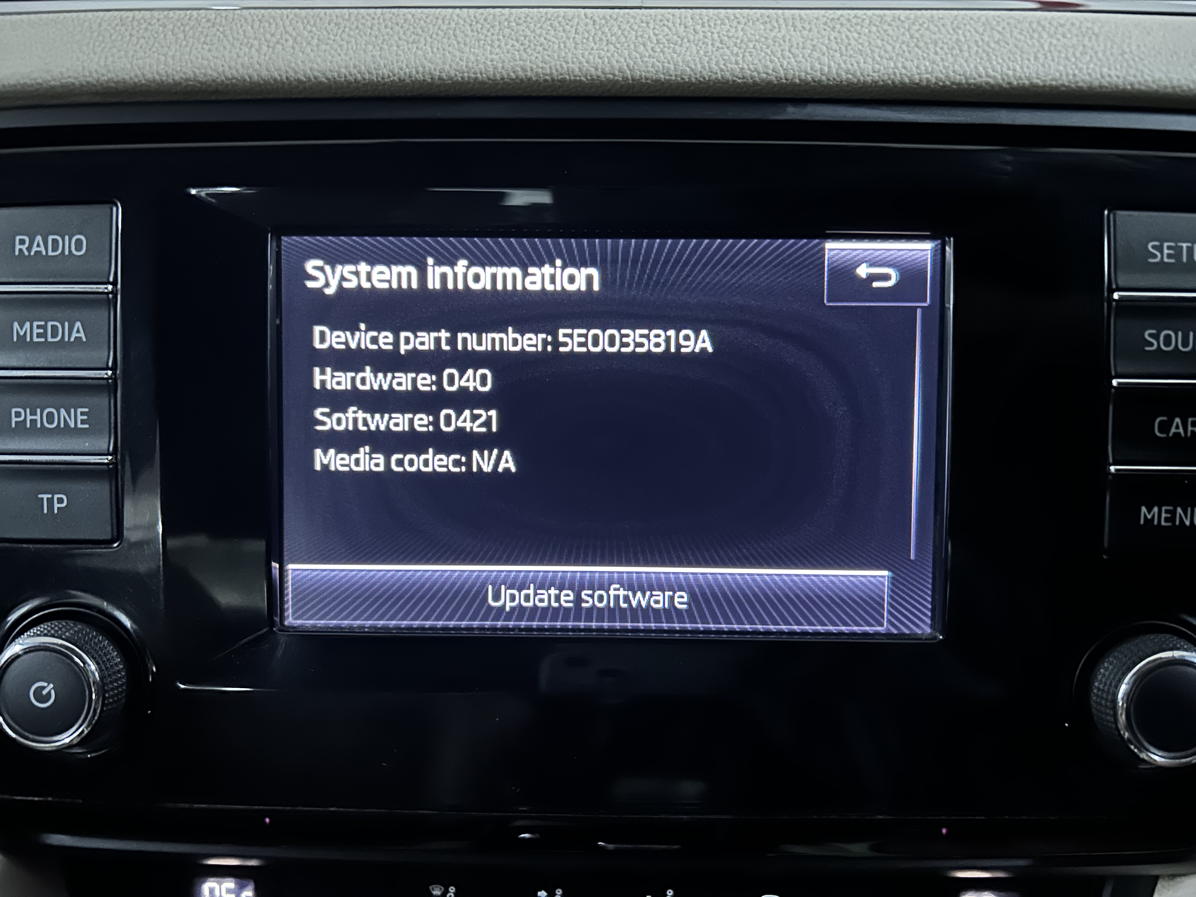 Apple car play and android auto