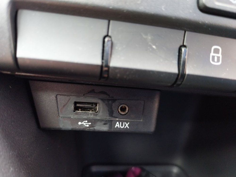 USB.jpg
