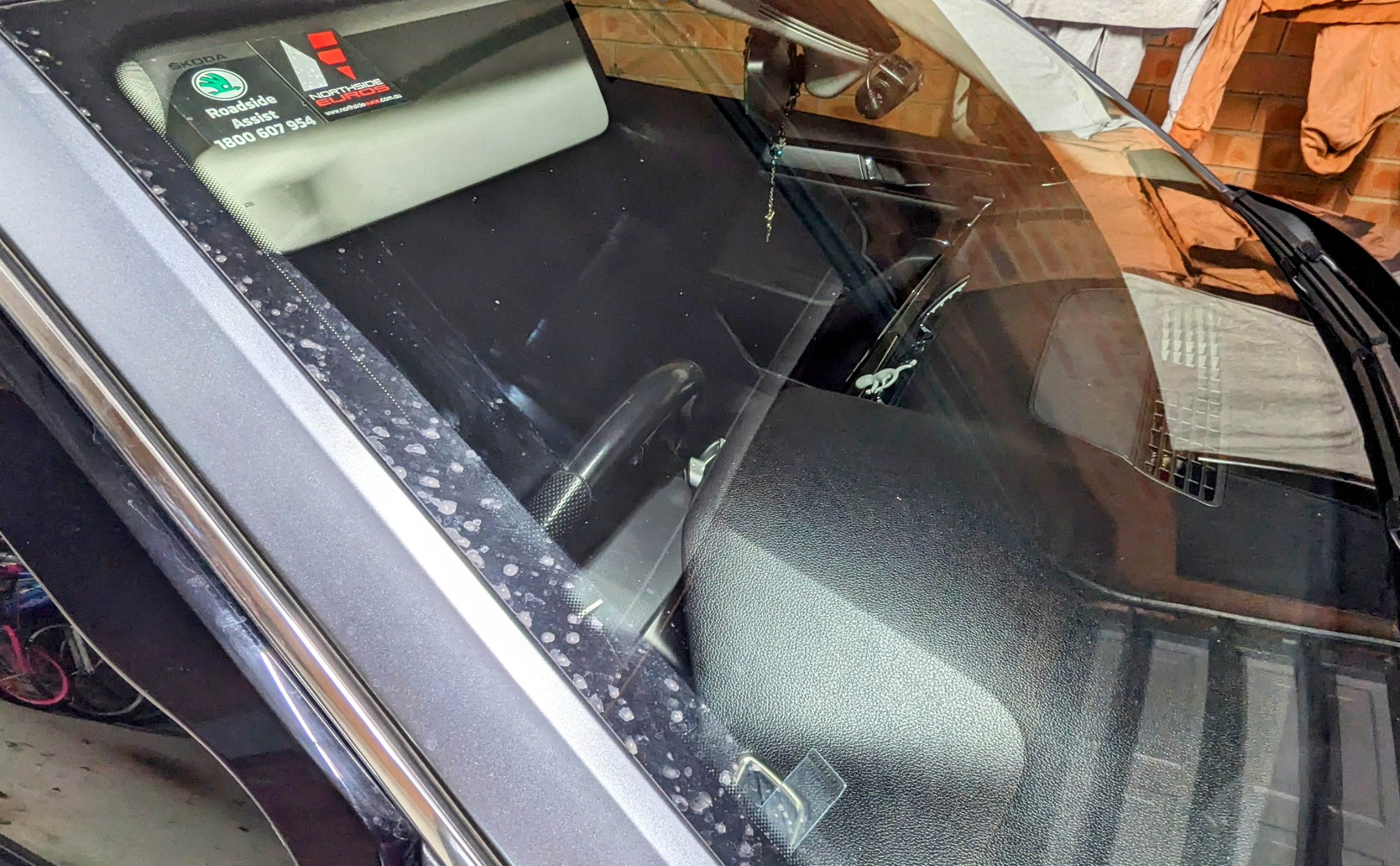 Wiper blade hitting the drivers A pillar, removing paint Skoda Superb