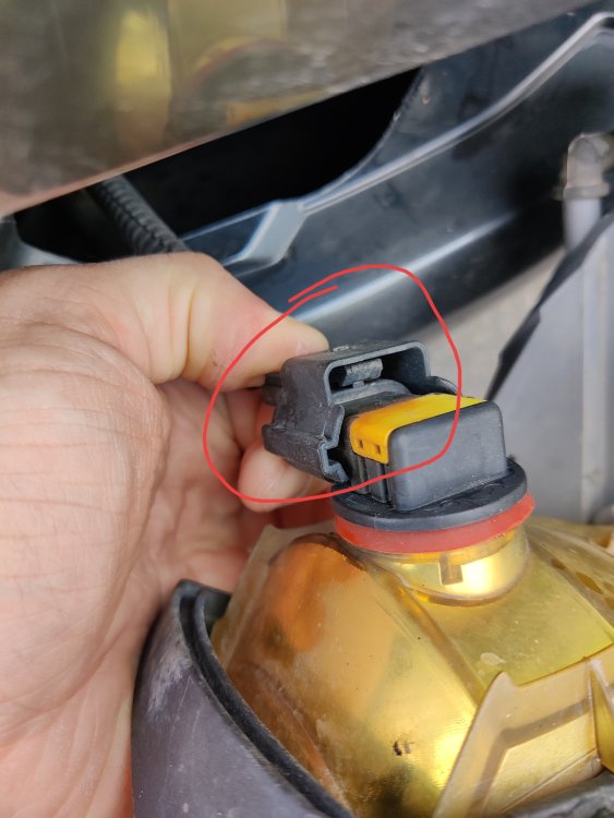 Fog light bulb connector stuck Skoda Superb Mk II (20082015) BRISKODA