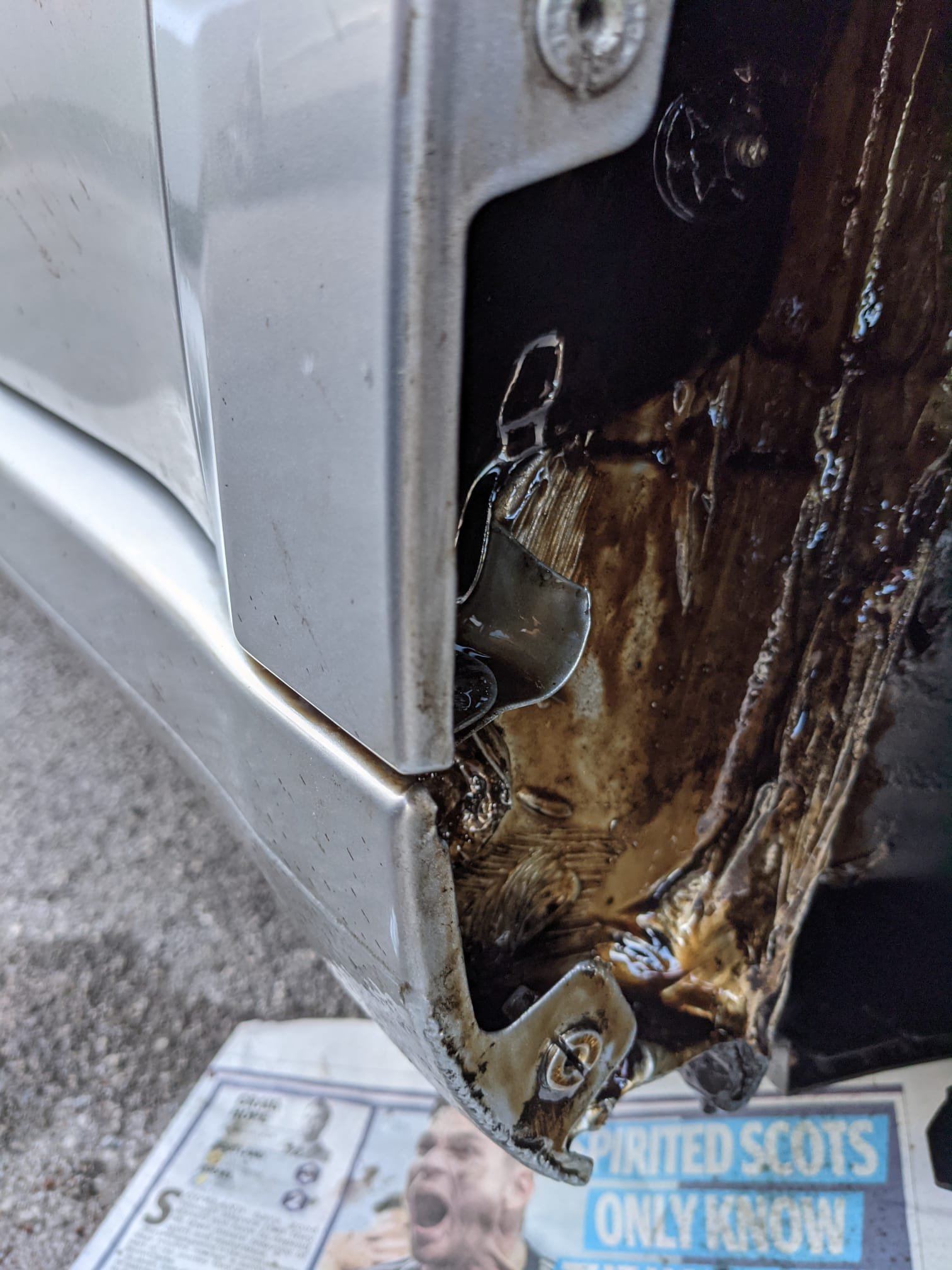 Wiper blade hitting the drivers A pillar, removing paint Skoda Superb
