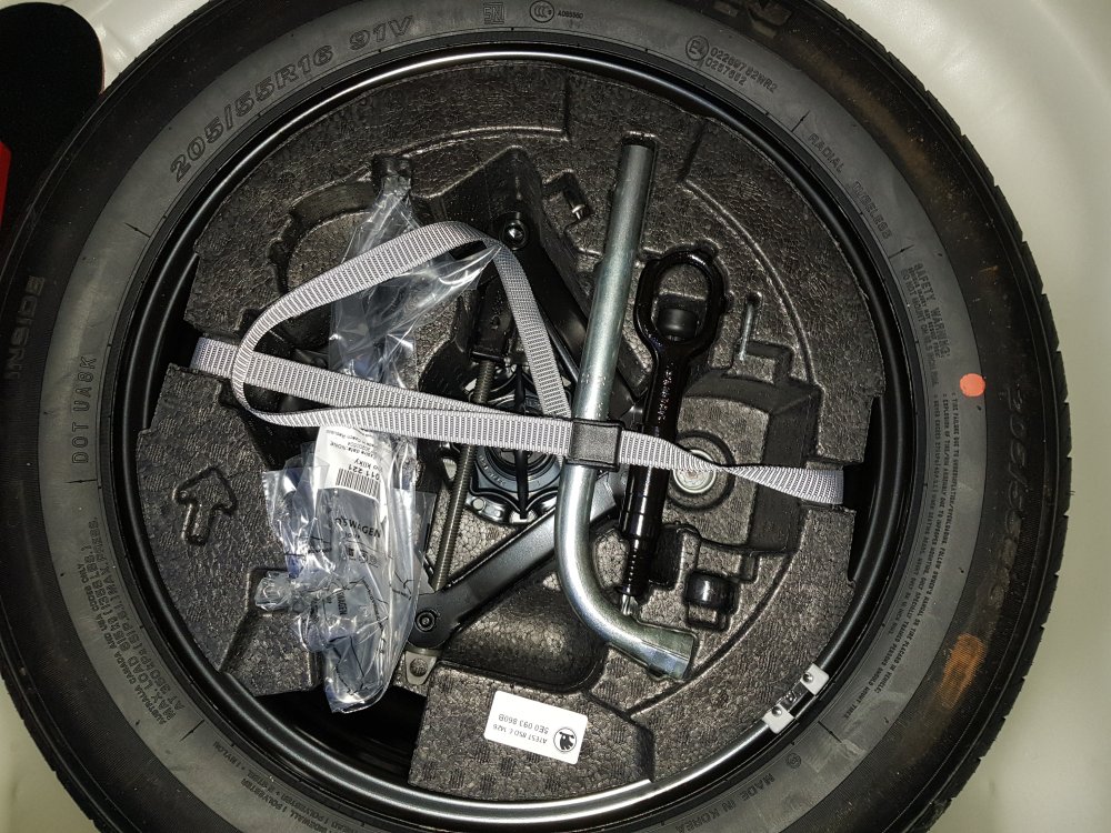 Spare tyre - blank.jpg