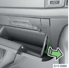 glovebox_buttonJPG.JPG.b0a896d4267557d84b3001e88aaed0e6.JPG