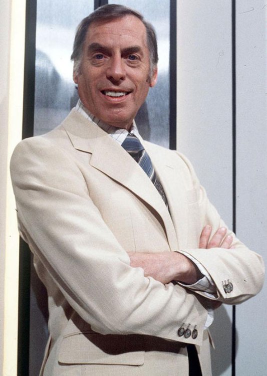 Larry-Grayson-1146878.thumb.jpg.bead4a826b1c4d40094f178b27eaeba8.jpg