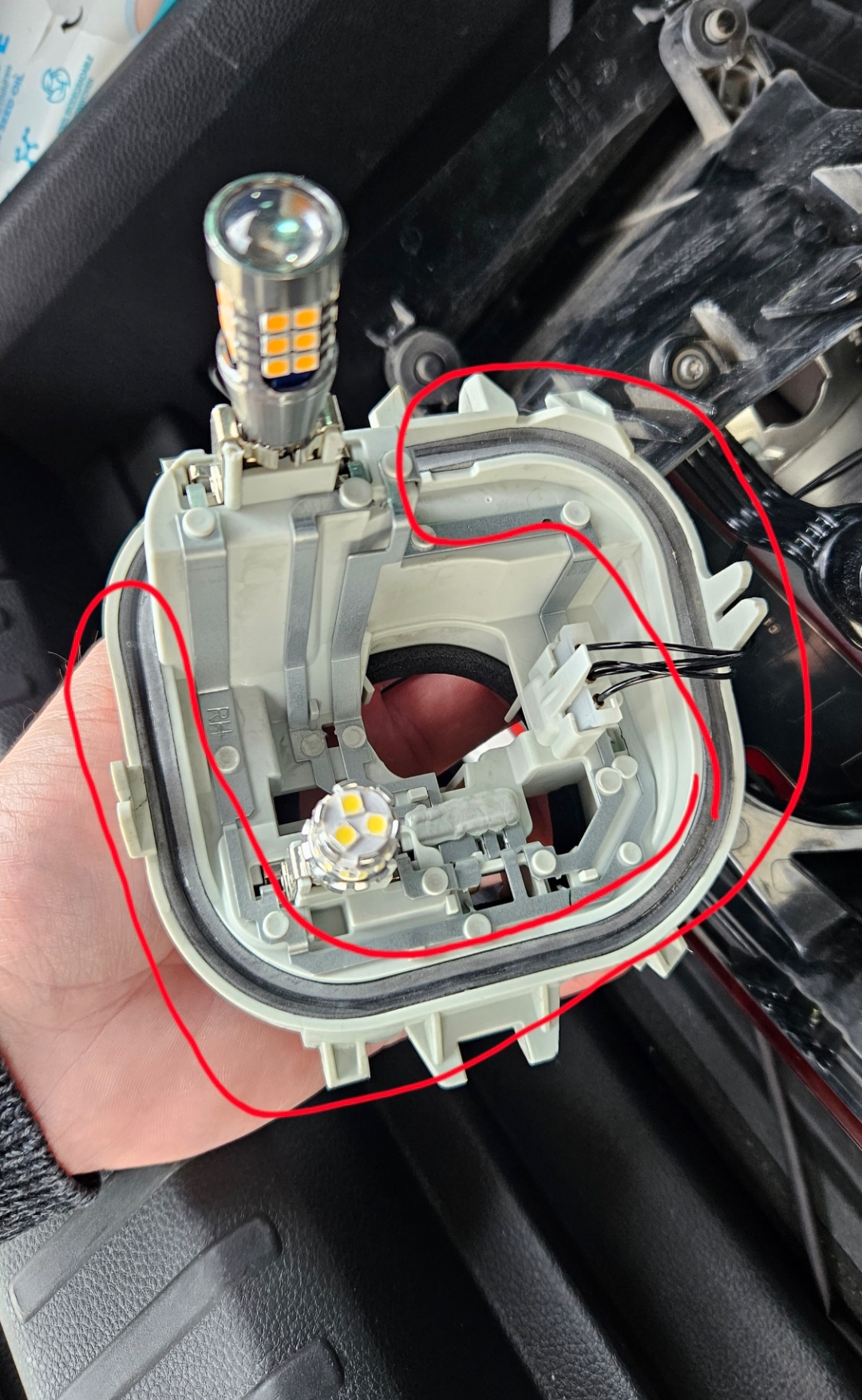 Condensation in rear light cluster Skoda Karoq BRISKODA