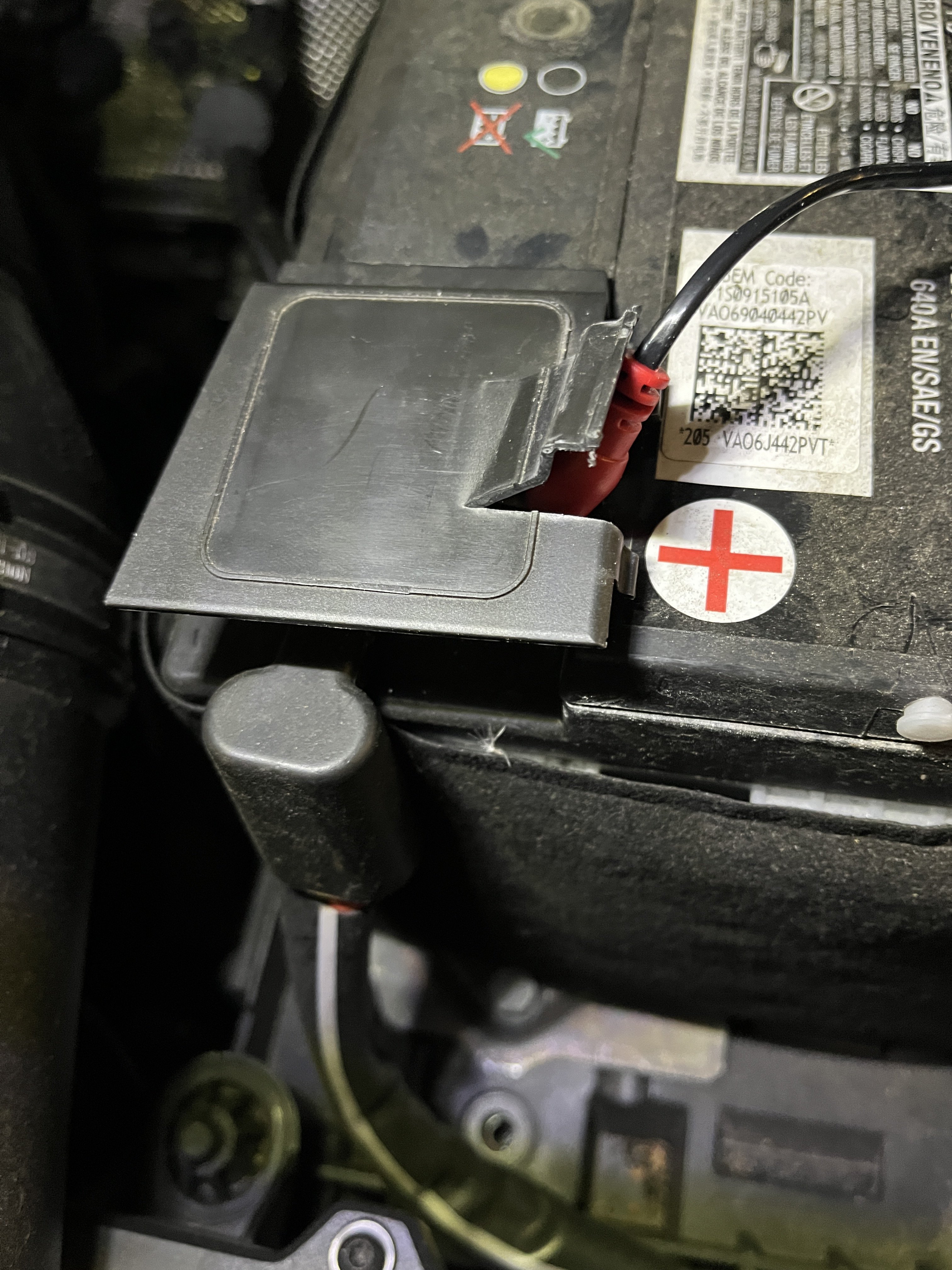 How to attach a BM2 battery monitor to a Skoda Karoq battery? Skoda