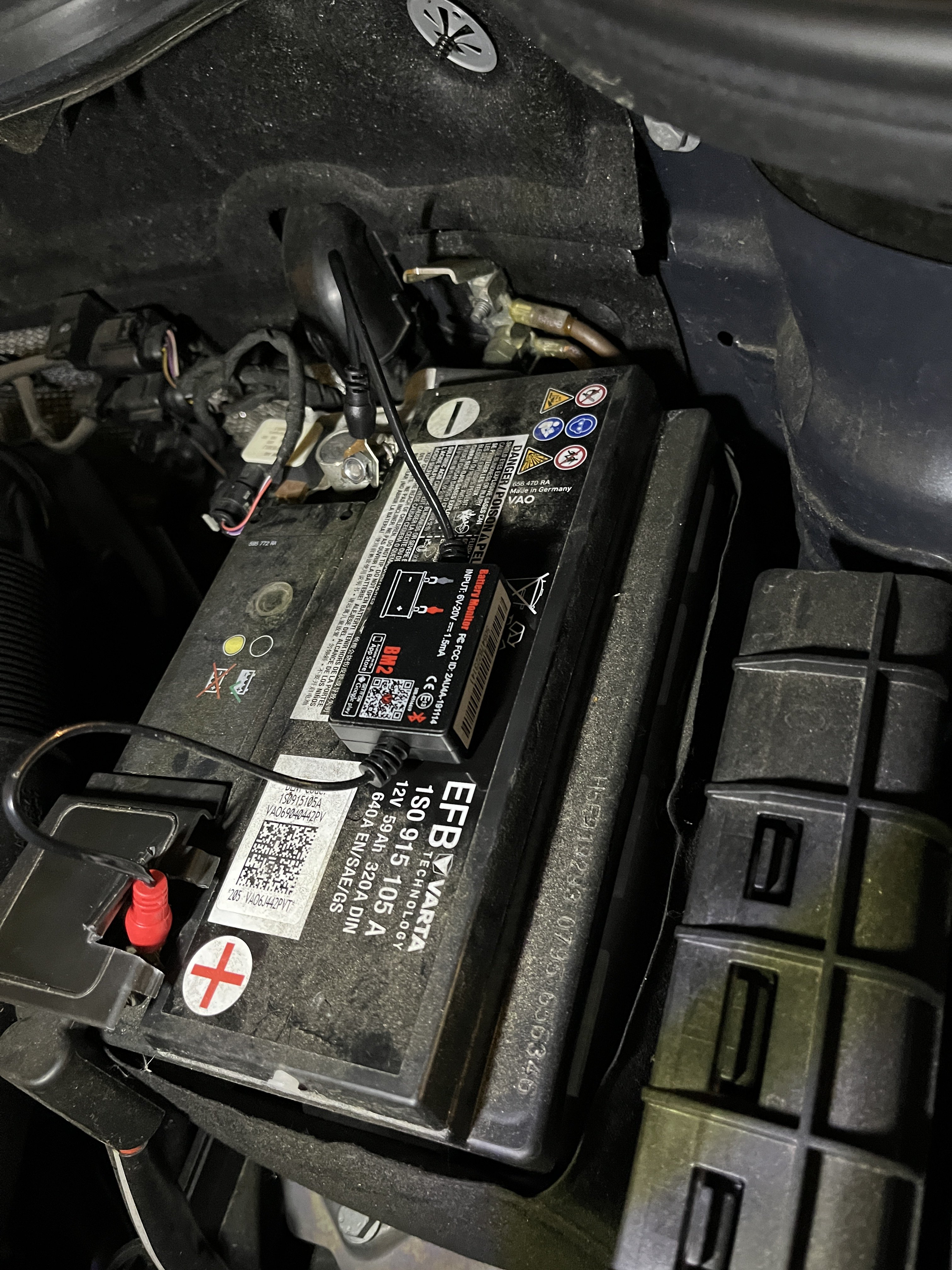 How to attach a BM2 battery monitor to a Skoda Karoq battery? Skoda