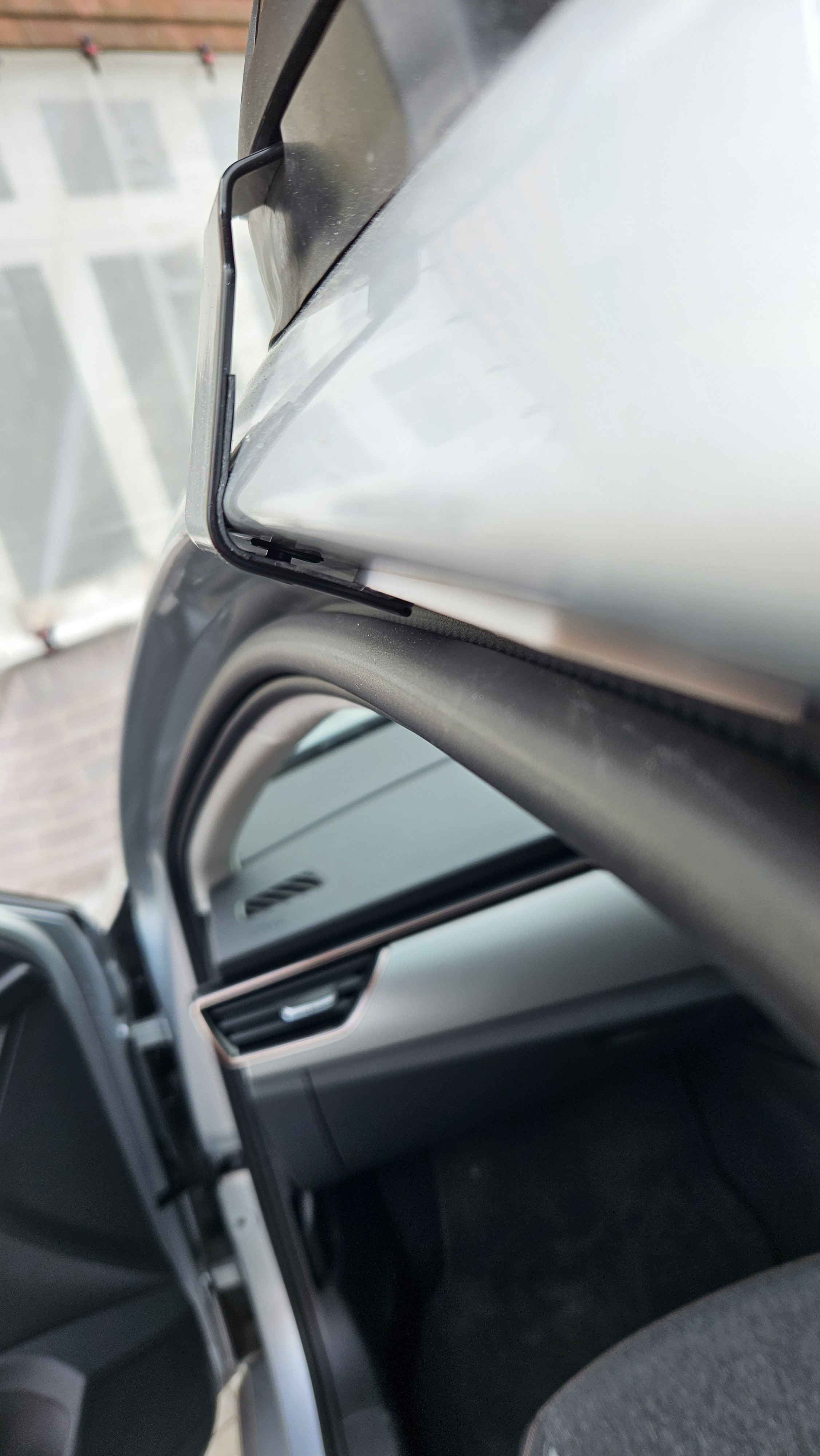 Any Scala owners with Yakima roof bars?