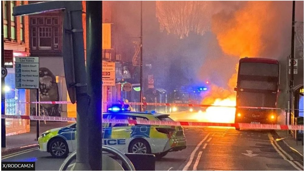 London bus fire.jpg