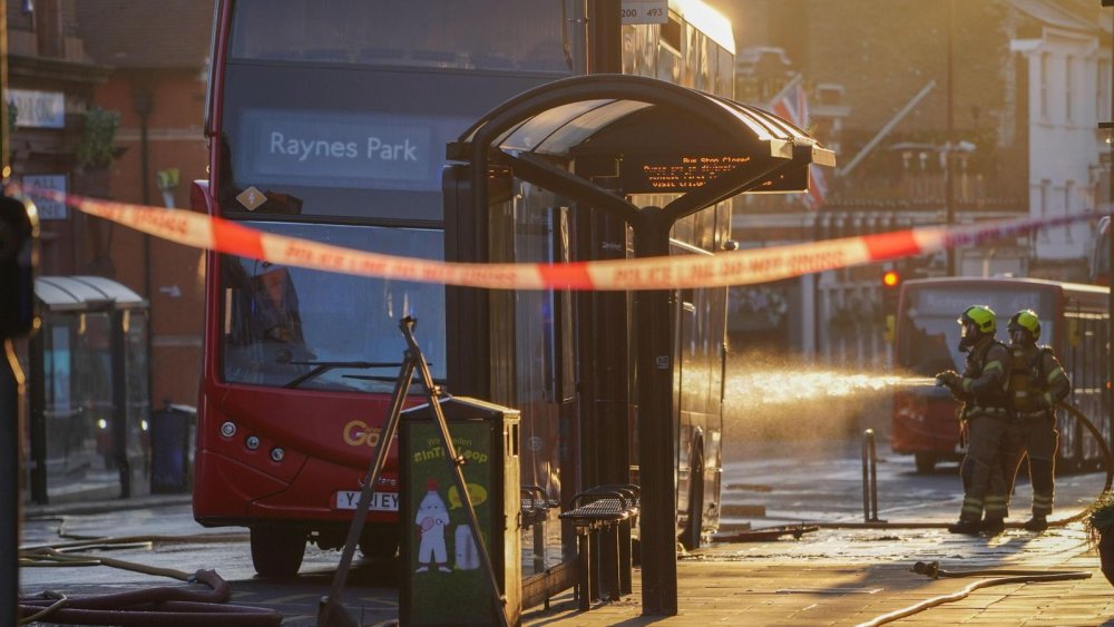 skynews-fire-brigade-bus-fire_6418044.jpg