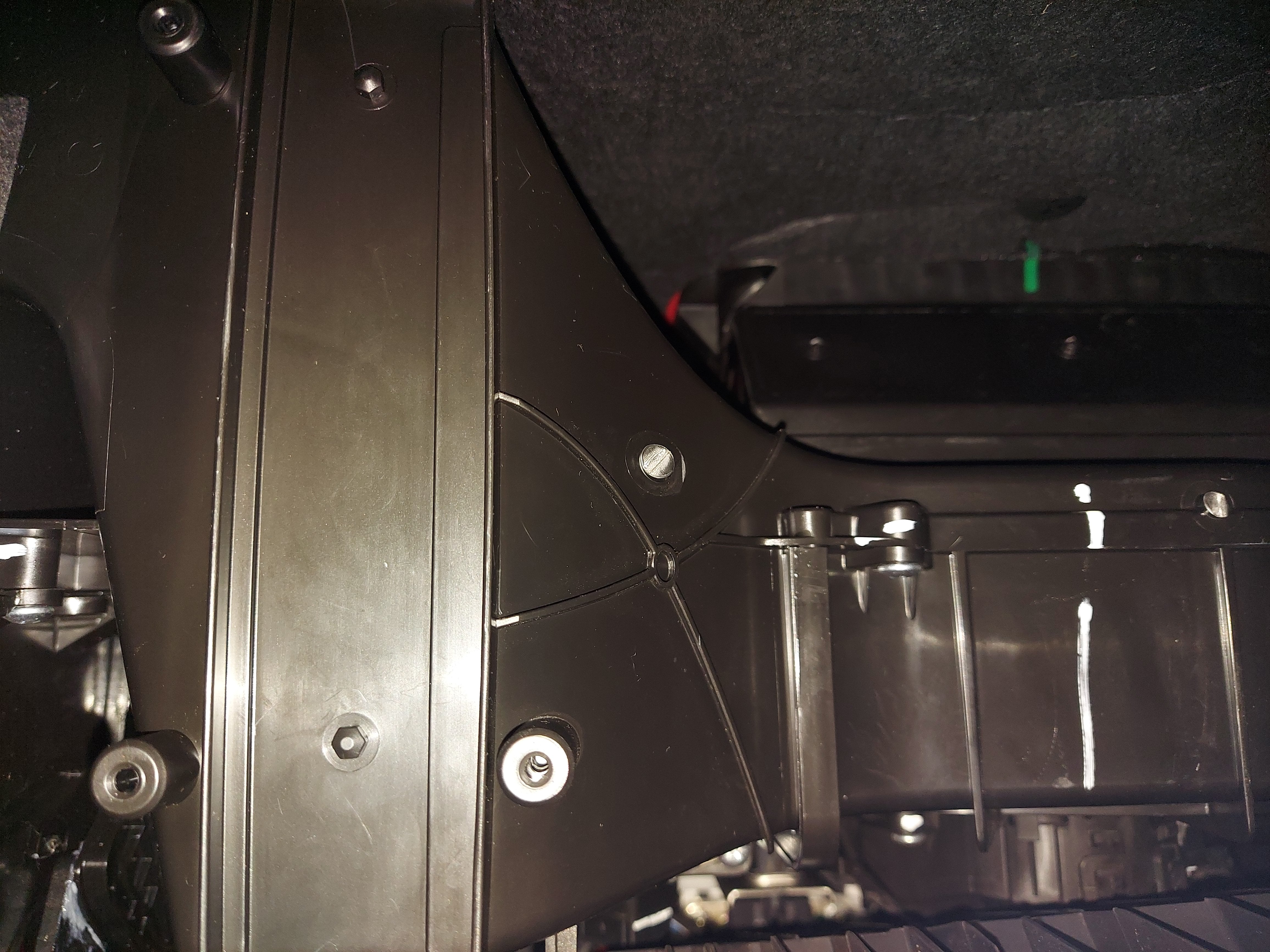 Can't get the cabin air filter replaced, Can't locate nor remove it