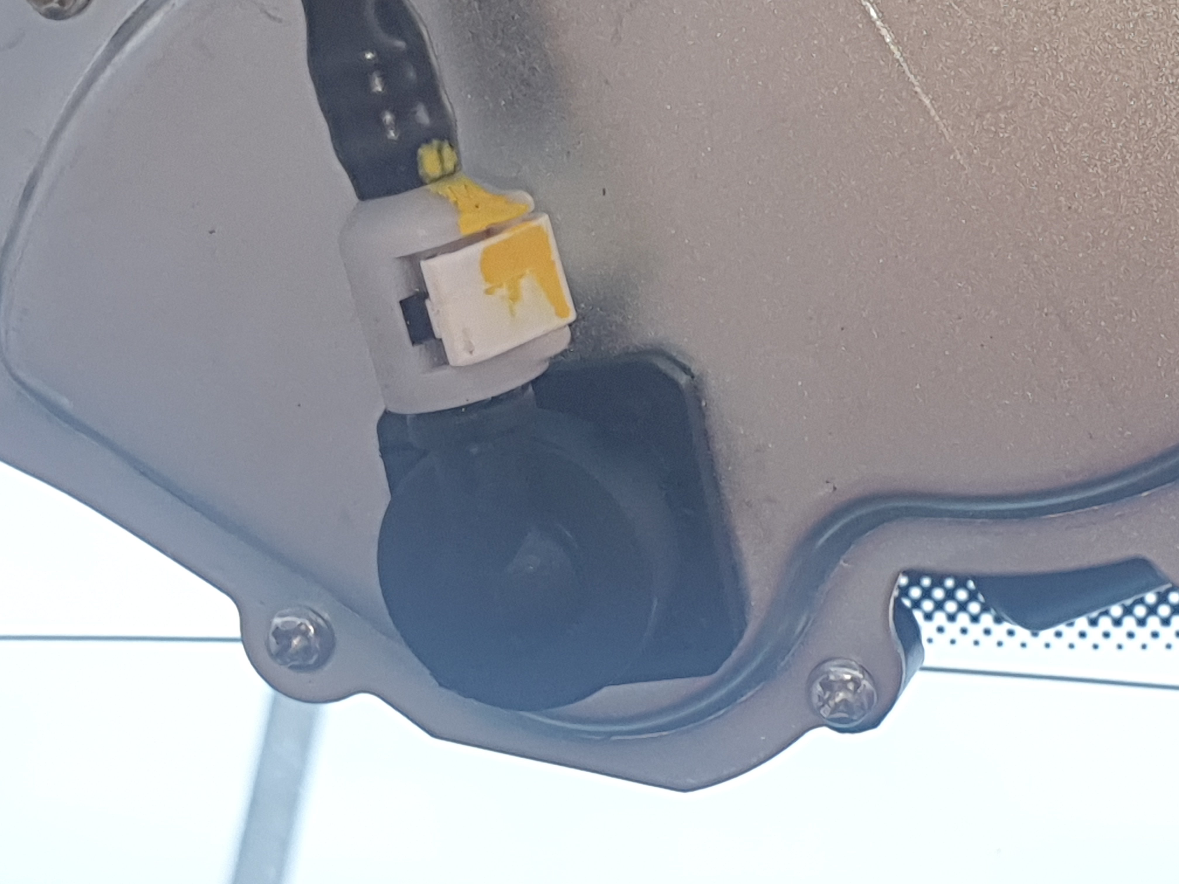 Rear wiper hose keeps popping off Skoda Octavia Mk II (2004 2013