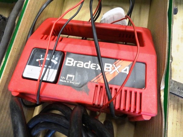 bradexbx4.jpg.5763b3a24416e2aba57588419d61e97c.jpg