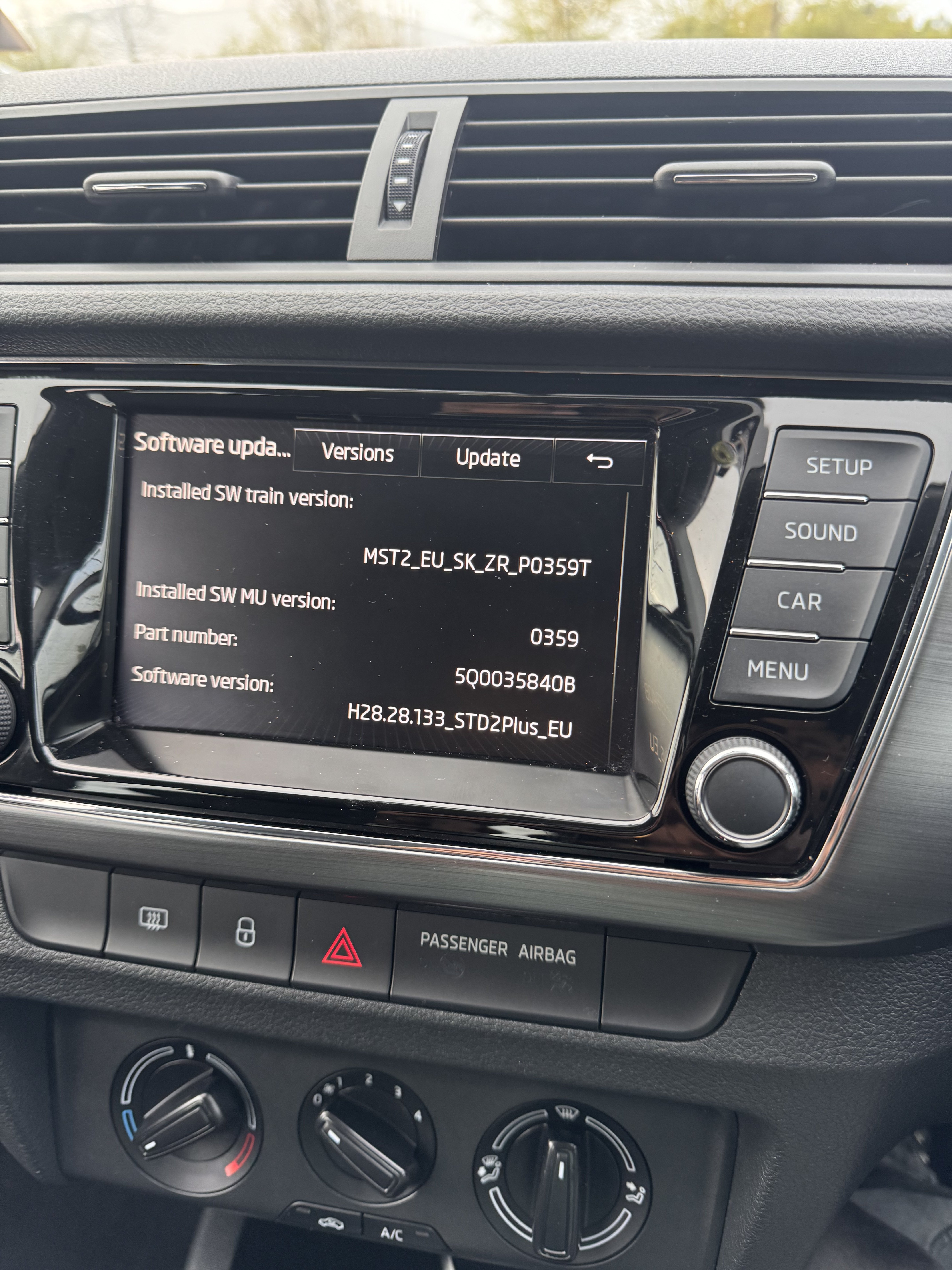 Smartlink apple carplay is disable in : Skoda Fabia Monte Carle 2017