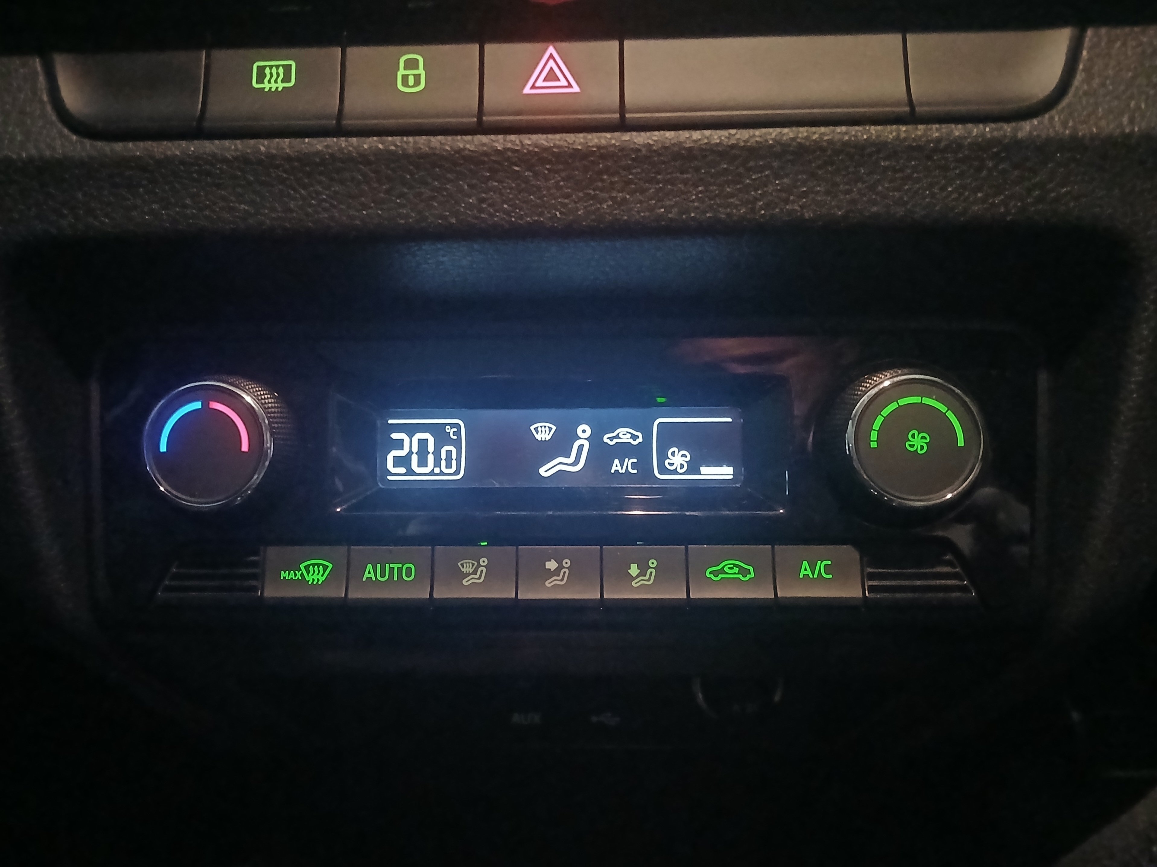 Air conditioner buttons not lit or working Skoda Fabia Mk III (20142021) BRISKODA