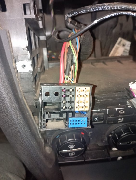 Quad-lock setup from the factory