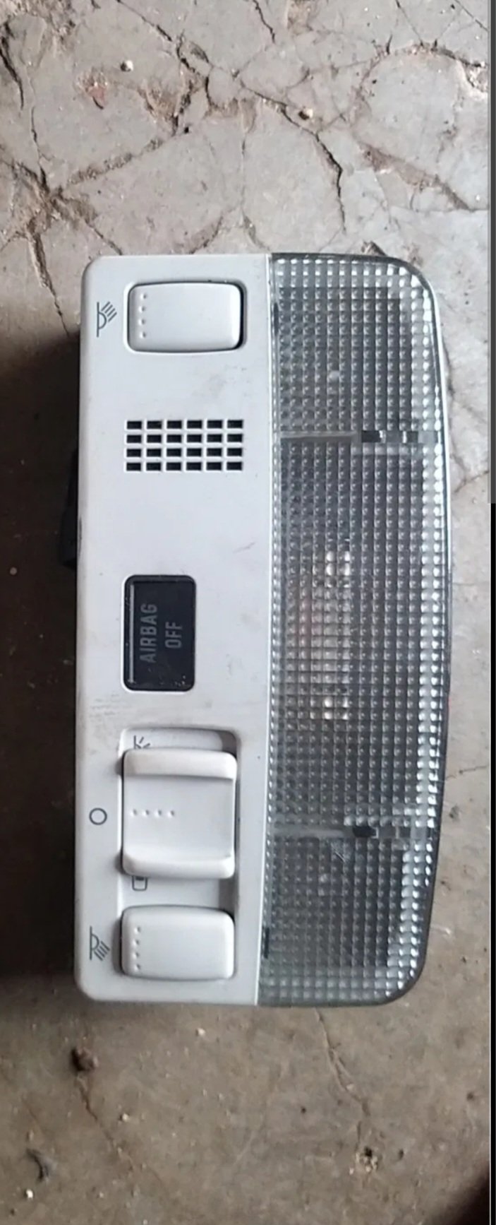 W8/Superb interior light question