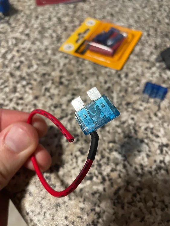 fabia-12v-socket-switched-2.webp