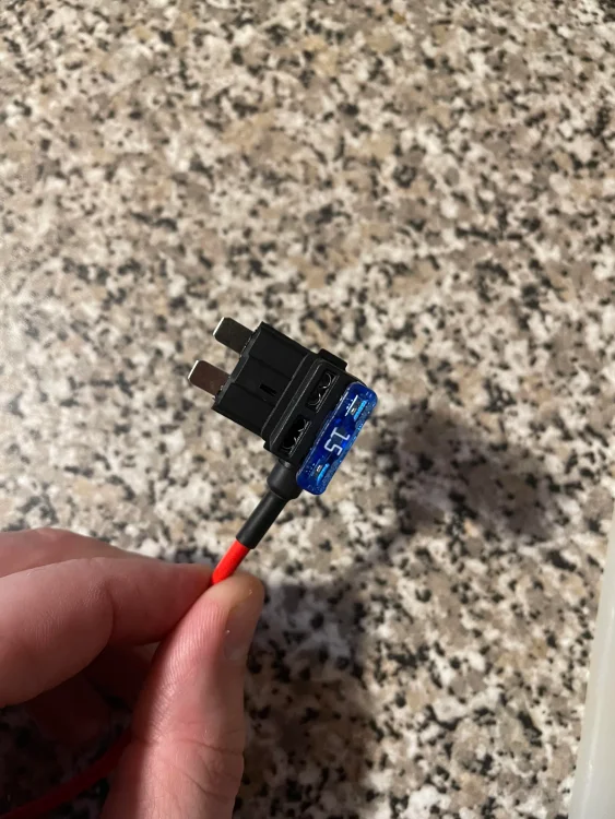 fabia-12v-socket-switched-5.webp