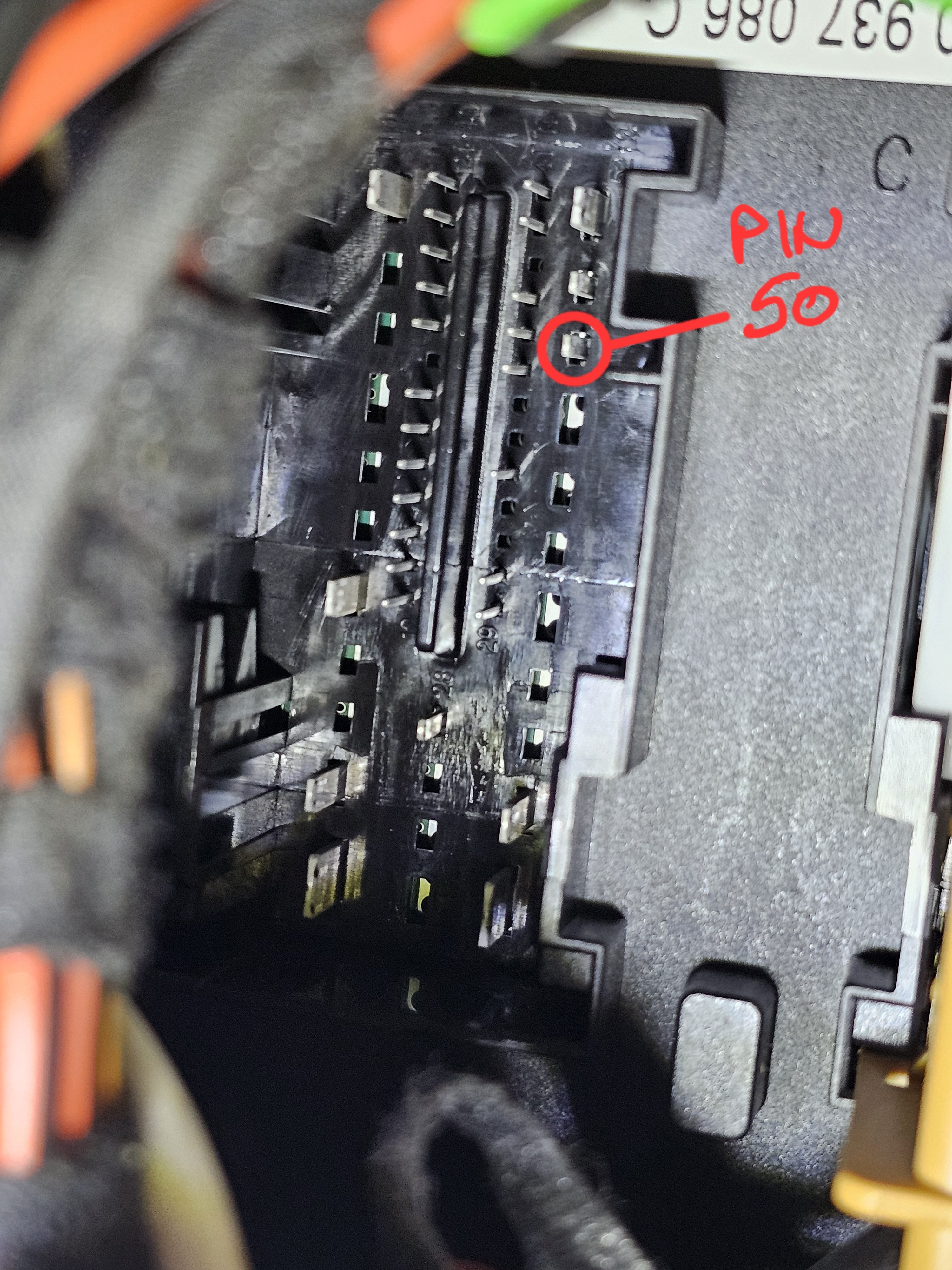 Footwell light - PIN in BCM ?