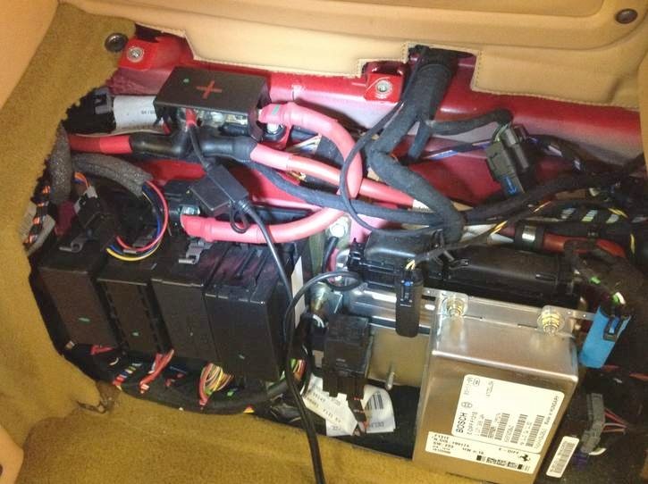 F430BatteryTenderConnection.jpg.b634c6b6e153850c4ff0605808e834ad.jpg
