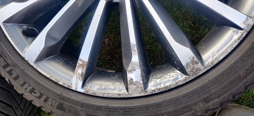 05 Corrosion and kerbing.jpg