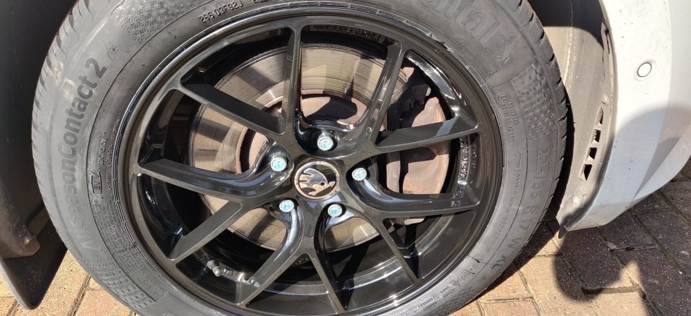 20250308 15 Wheel cap installed.jpg