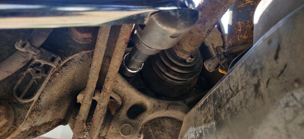 20250427 02 Right bottom bolt.jpg