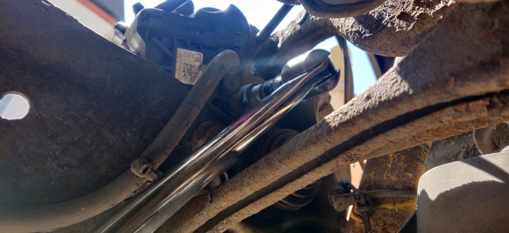20250427 03 Right top bolt.jpg