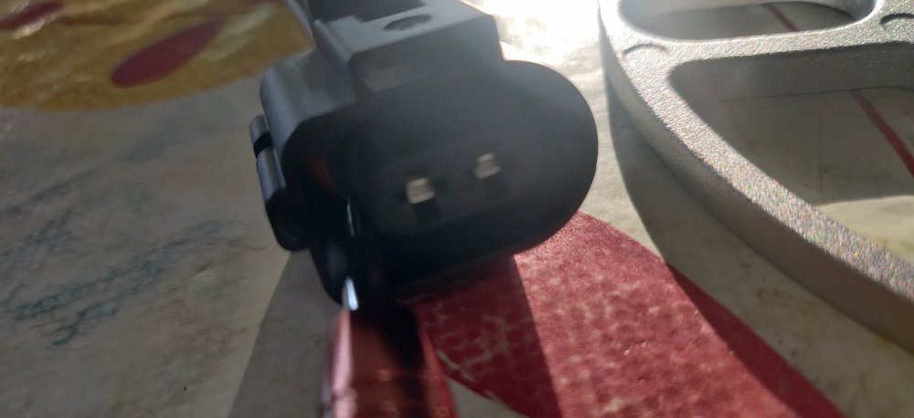 20250501 02 Locking tab location.jpg