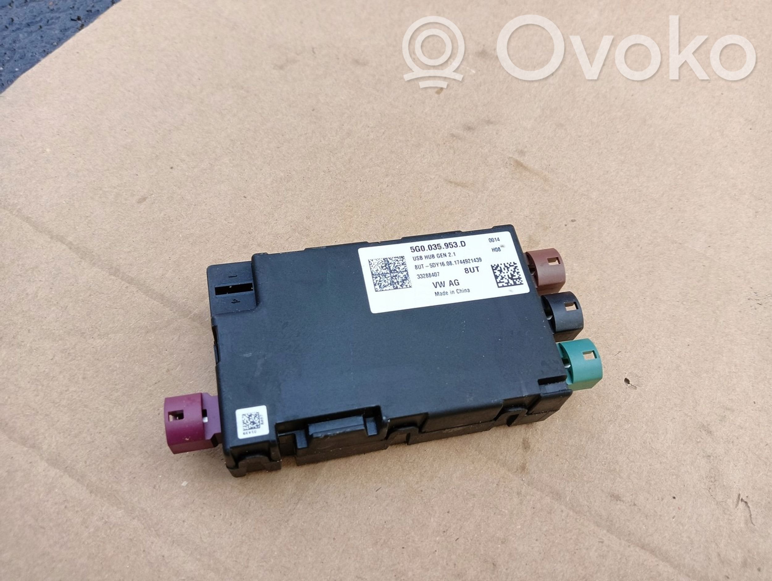 Installing power outlet/usb C and 12V for rear seats
