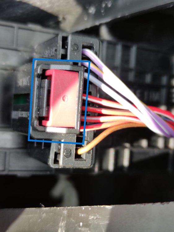 Red switch from top.JPG
