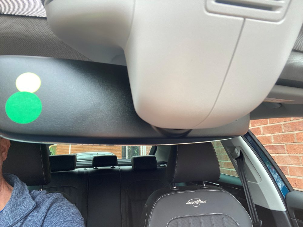 Skoda Superb 3 rear view mirror.jpg