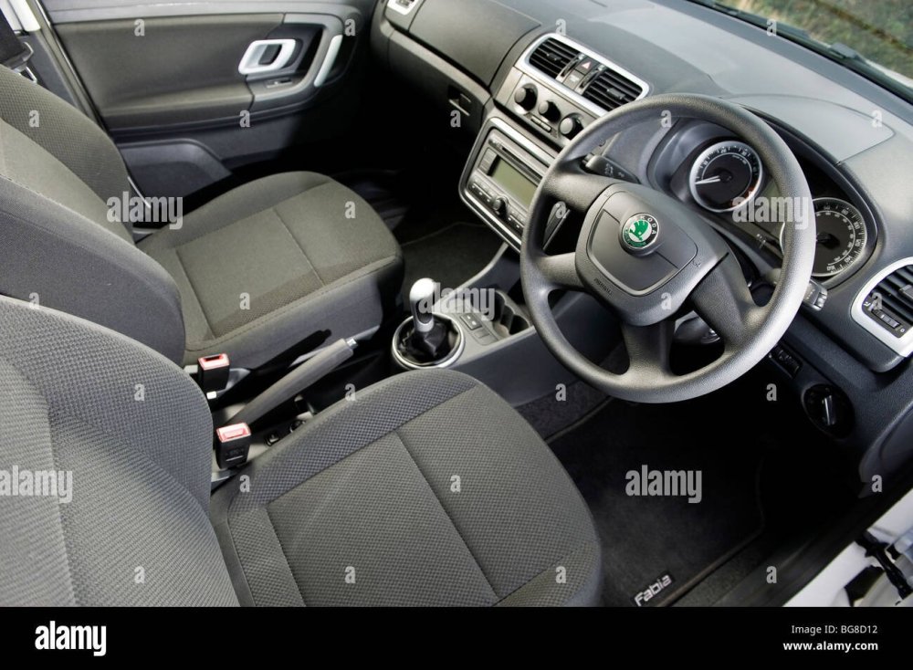 2009-skoda-fabia-greenline-front-interior-BG8D12.jpg