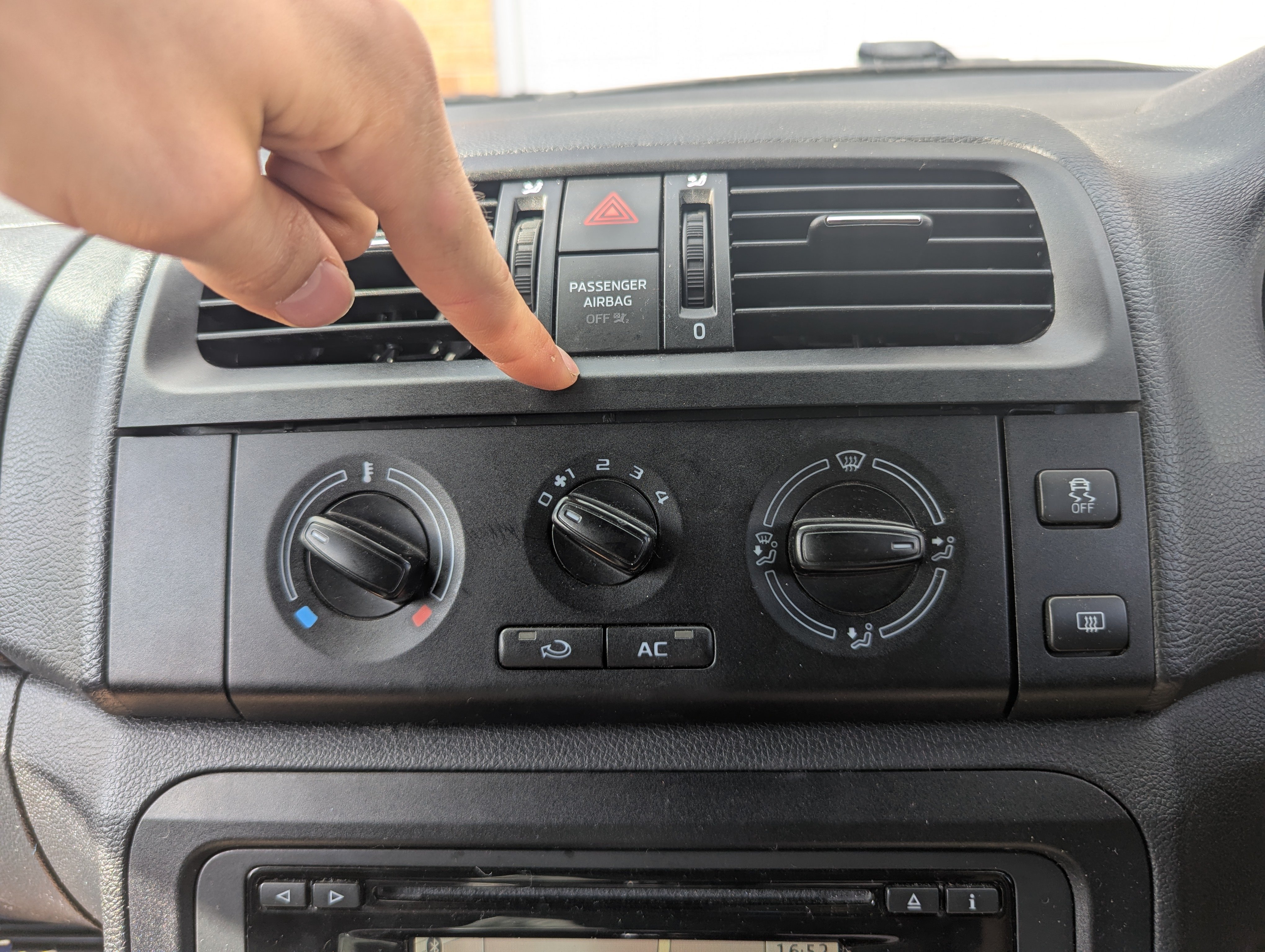 Reseat Interior Central Air Vent Trim