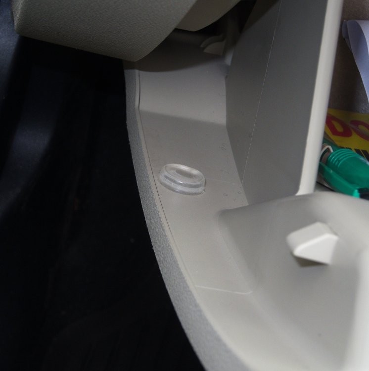glovebox2.jpg
