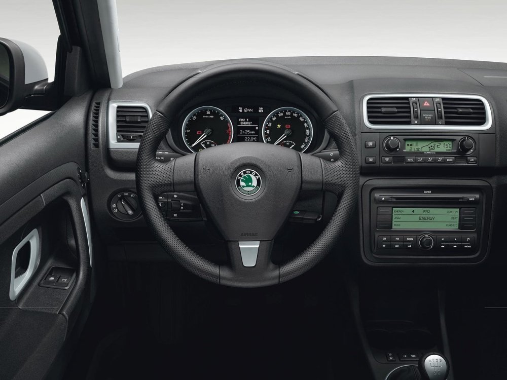 skoda_fabia_ii_hatchback_5d_11.jpg
