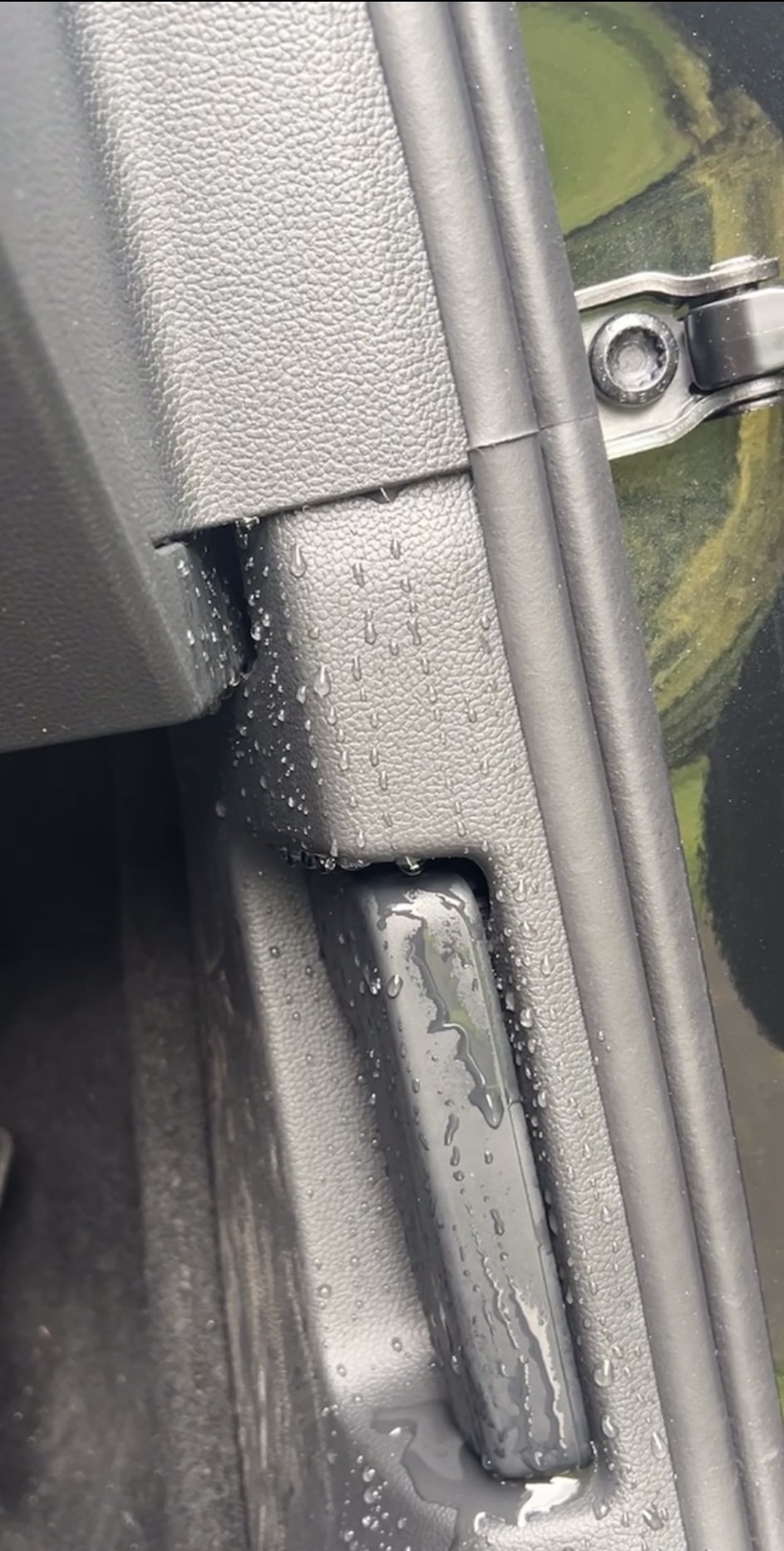 Škoda Superb L&K water ingress