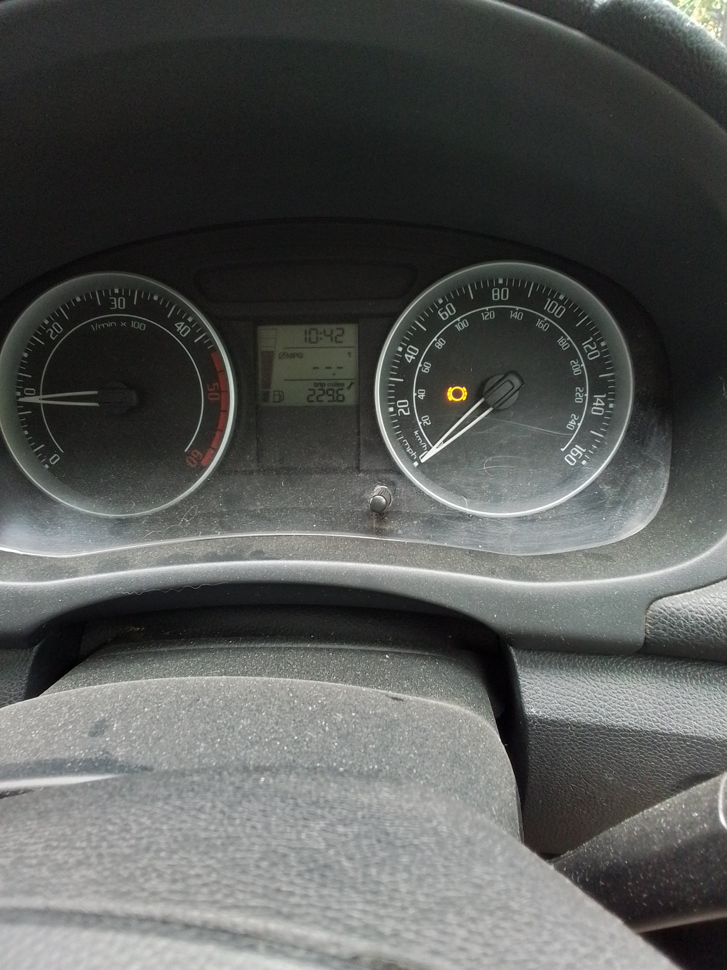 Roomster brake warning light causes