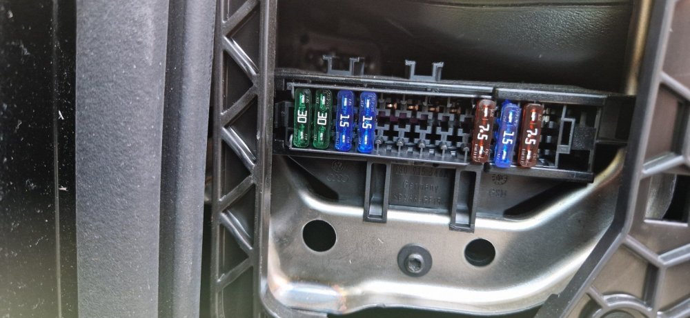 Dashboard end 12 fusebox 2_1600_739.jpg