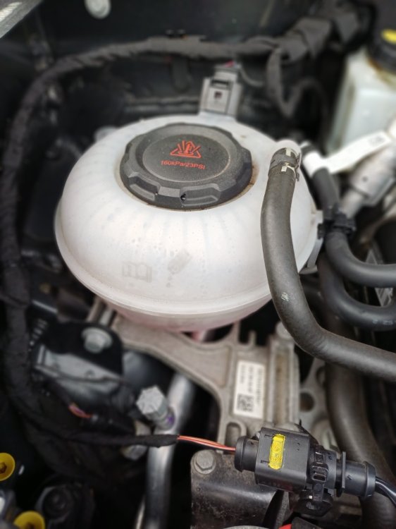 skoda coolant bottle.jpg